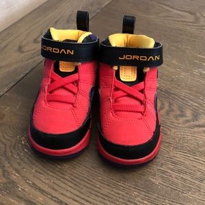 Toddler Jordan Sneakers!! Size 5.